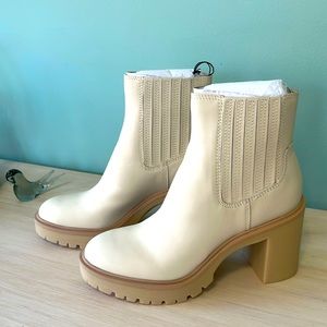 NWT DolceVita Caster H2O Leather ivory boots Sz 9